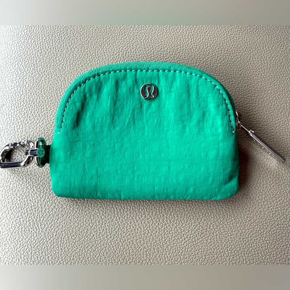 Lululemon Emerald Green Zippered Pouch Wrislet - Picture 2 of 9